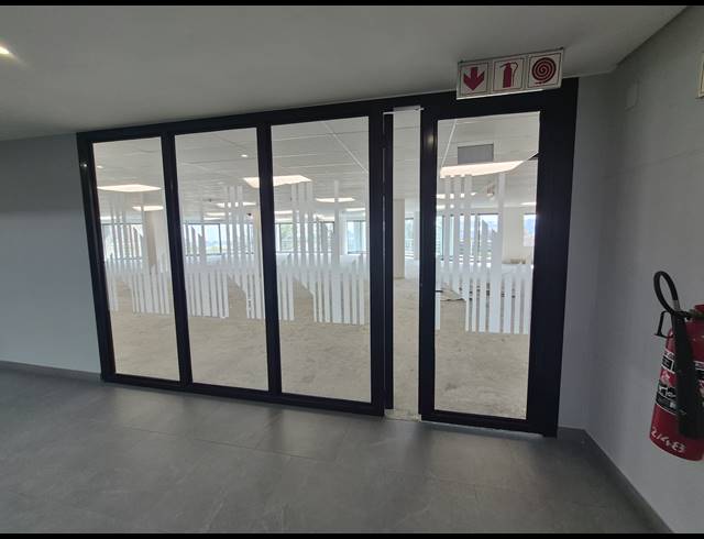 1,195M² OFFICE TO LET IN WOODMEAD